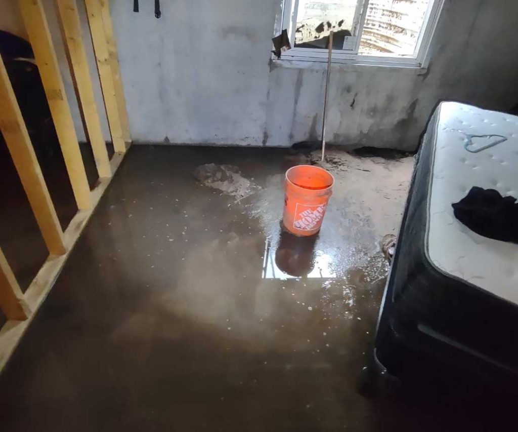 Water Damage Restoration - Signs and Solutions